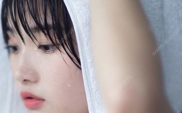 15歲長痘痘怎么辦？15歲長痘痘可以用洗面奶嗎？(2)