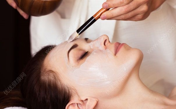 16歲女生能用面膜嗎？16歲可以用面膜護(hù)膚嗎？(2)