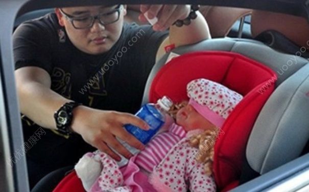 女童掉出車外遭碾 兒童坐車要注意什么？(8)