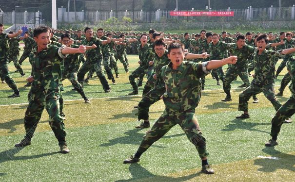 軍訓(xùn)曬黑了能白回來嗎？軍訓(xùn)曬黑還能變白嗎？(1)