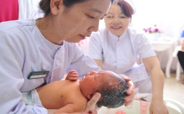如何正確給寶寶洗澡？給寶寶洗澡的正確方法(2)
