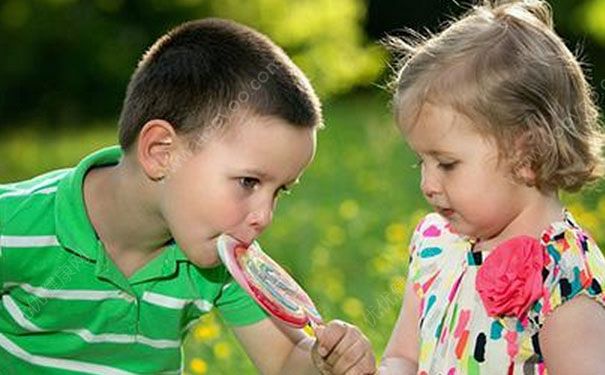孩子喜歡吃零食怎么辦？孩子吃零食不吃飯?jiān)趺崔k？(2)