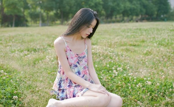 18歲女生腿關節(jié)老響是什么原因？18歲女生腿關節(jié)老響怎么辦？(1)