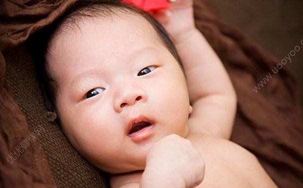 新生兒大便顏色發(fā)綠怎么回事？新生兒大便顏色常識(shí)(3)