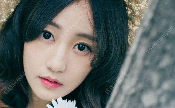 13歲女口臭嚴(yán)重怎么辦？13歲女生口臭怎么引起的？(2)