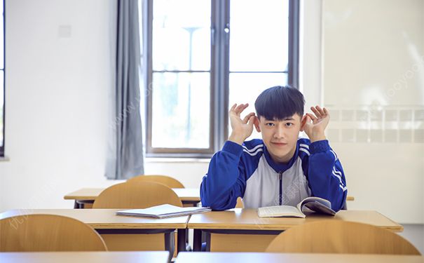 喜歡的男生不主動(dòng)找我？喜歡一個(gè)男生應(yīng)該主動(dòng)嗎？(2)