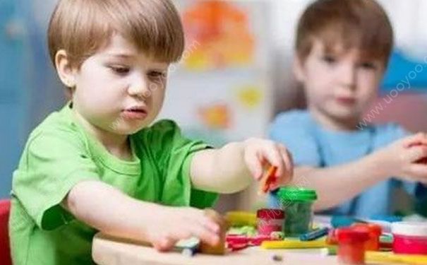 太小上幼兒園的壞處有哪些？3歲前上幼兒園的危害(3)
