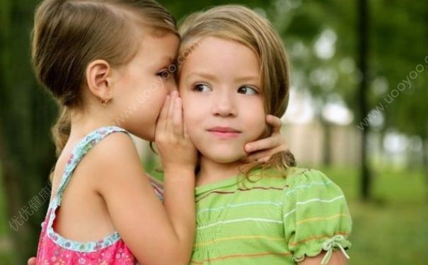 孩子膽小內(nèi)向怕事怎么辦？孩子膽小內(nèi)向不自信怎么辦？(1)
