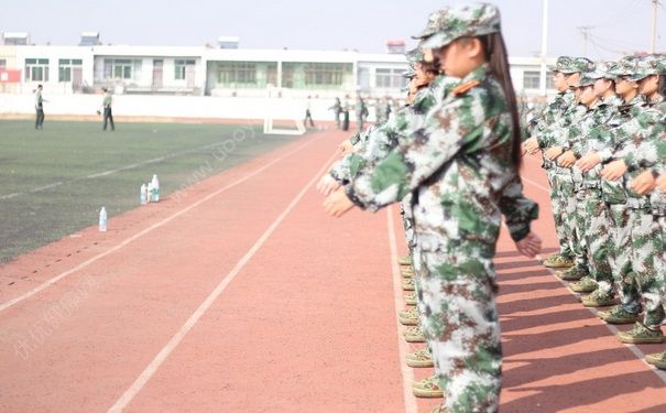軍訓(xùn)期間能敷面膜嗎？軍訓(xùn)期間如何護(hù)膚？(2)