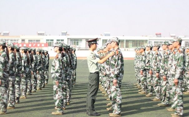 軍訓(xùn)期間能敷面膜嗎？軍訓(xùn)期間如何護(hù)膚？(3)