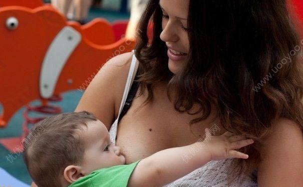 喂奶的正確方法怎么做？喂母乳的正確方法有哪些？(1)