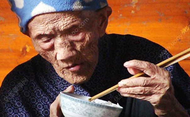 高齡老人吃什么好？高齡老人飲食要注意什么？(1)