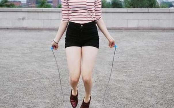 跳繩小腿會長肌肉嗎？跳繩會使小腿變粗嗎？(1)