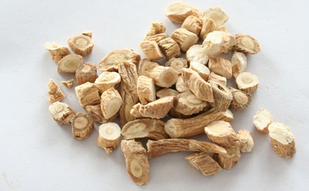 板藍根有什么禁忌？板藍根的功效與作用有哪些？(1)