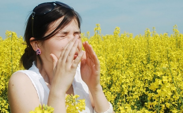 花粉過敏臉腫了怎么辦？花粉過敏怎么辦？(1)
