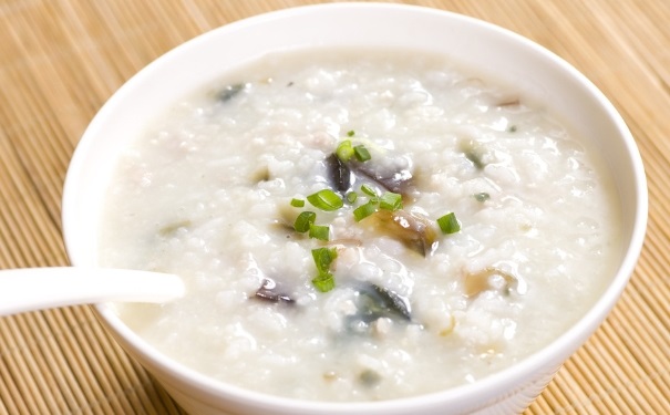 感冒咳嗽吃什么好得快？感冒咳嗽吃什么食物好？(1)
