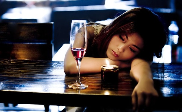 喝酒皮膚過(guò)敏怎么辦？喝酒過(guò)敏怎么治療？(1)
