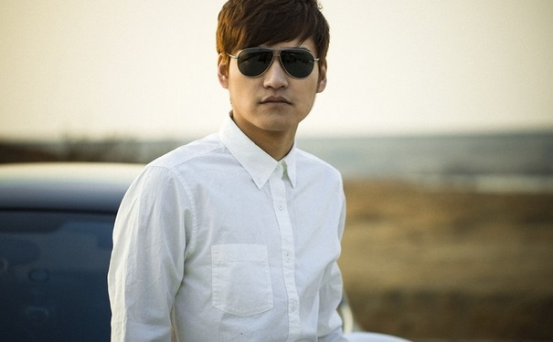 白衣服發(fā)黃怎么洗白？怎樣預(yù)防白衣服發(fā)黃？(1)