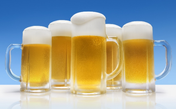 喝啤酒要注意什么？喝啤酒時(shí)哪些習(xí)慣最傷身？(1)
