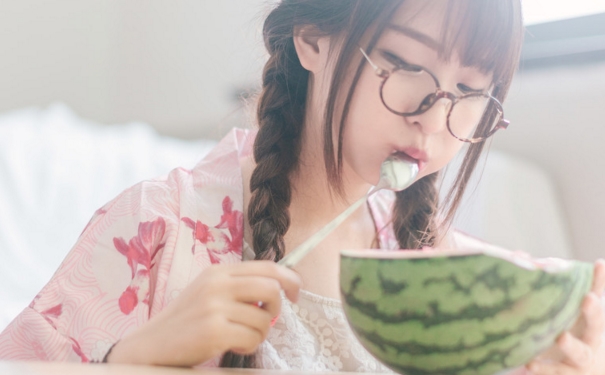 眼睛凹陷怎么恢復？眼睛凹陷如何補救？(1)