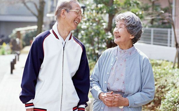 眼睛總是流眼淚是怎么回事？眼睛老是流淚怎么回事？(1)