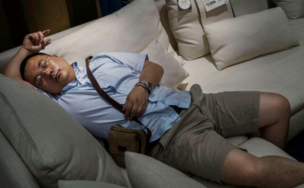 睡到半夜手麻是什么原因？睡覺(jué)睡到半夜手麻？(1)
