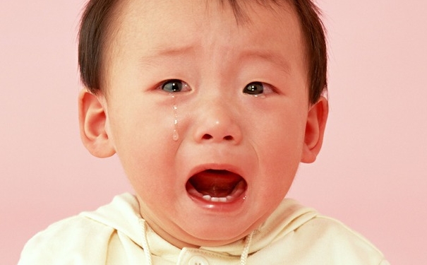 眼睛看東西有黑點有漂浮物？看東西眼睛里有黑點怎么回事？(1)