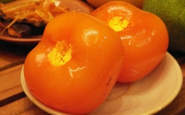 不能與柿子同吃的食物有哪些？哪些食物不能與柿子一起吃？(1)