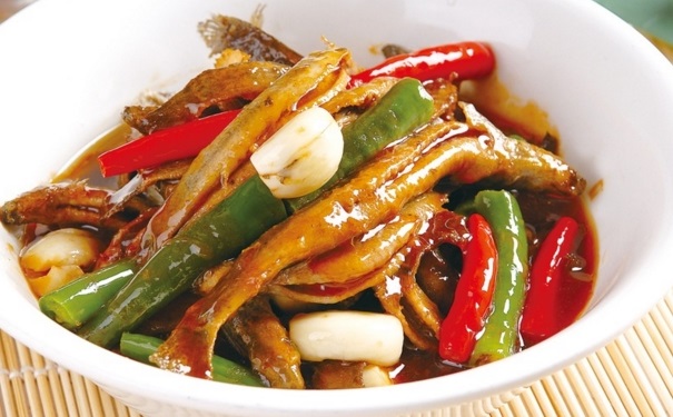 泥鰍的營養(yǎng)功效有哪些？秋季吃泥鰍的好處是什么？(1)
