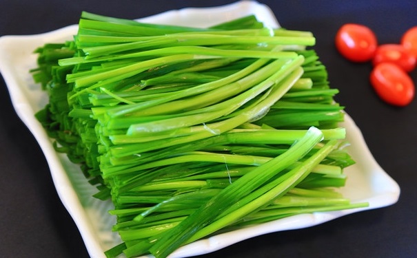 吃韭菜對(duì)健康的好處是什么？選購韭菜的技巧有哪些？(1)