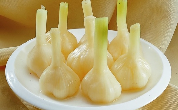 蜂蜜泡大蒜能吃嗎？蜂蜜泡大蒜一天吃多少？(1)