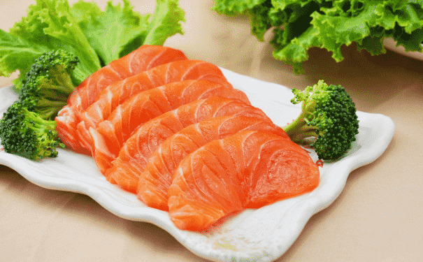 三文魚(yú)刺身有啥營(yíng)養(yǎng)價(jià)值？三文魚(yú)刺身有什么功效？(1)