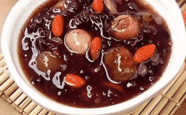 養(yǎng)發(fā)護(hù)發(fā)的藥膳有哪些？未老先衰怎么辦？(1)