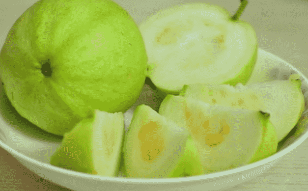 番石榴有何營養(yǎng)價值？番石榴有何功效？(1)
