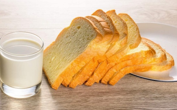 食物中毒主要分為哪些類型？引起食物中毒的病菌有哪些？(1)