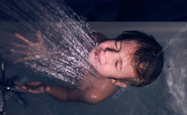 寒冬應(yīng)該怎么洗澡？冬季健康洗澡的方法是什么？(2)