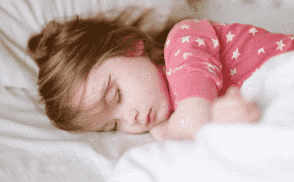 孩子長(zhǎng)期和父母同睡有什么危害？提高孩子睡眠的方法是什么？(1)