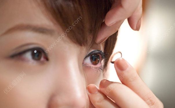 美瞳戴久了眼睛痛是什么原因？日常護(hù)理眼睛有什么方法？(1)