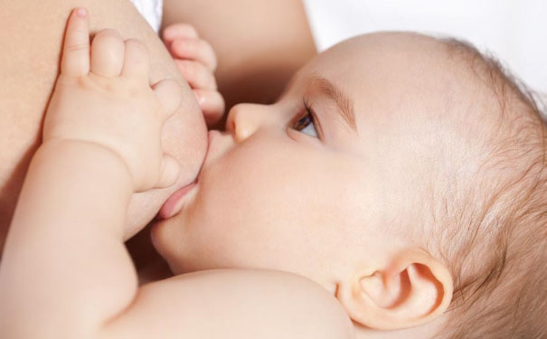 得了急性乳腺炎該怎么辦？哺乳期怎樣預(yù)防乳腺炎？(1)