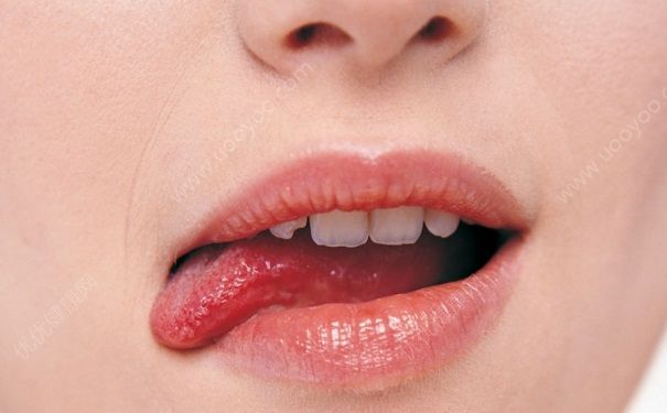 冬天嘴唇干燥怎么辦？冬天嘴唇干裂怎么調(diào)理？(1)
