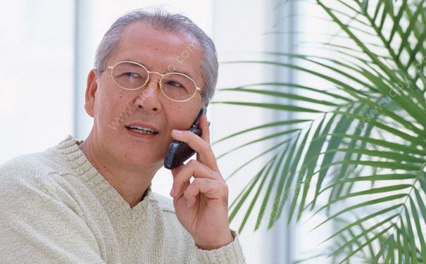 風(fēng)濕吃點(diǎn)什么好？老年風(fēng)濕手發(fā)抖怎么辦？(2)