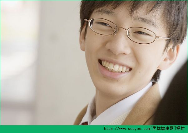 16歲可以做視力矯正手術(shù)嗎？我16歲想做視力矯正手術(shù)行嗎？(3)