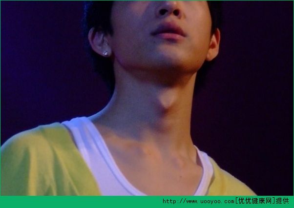 我14歲喉結(jié)突出還會(huì)不會(huì)長(zhǎng)高了？我14歲喉結(jié)突出能不能消失？(4)