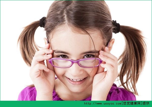 我15歲能戴隱形眼鏡嗎？來月經(jīng)的時候能戴隱形眼鏡嗎？(2)