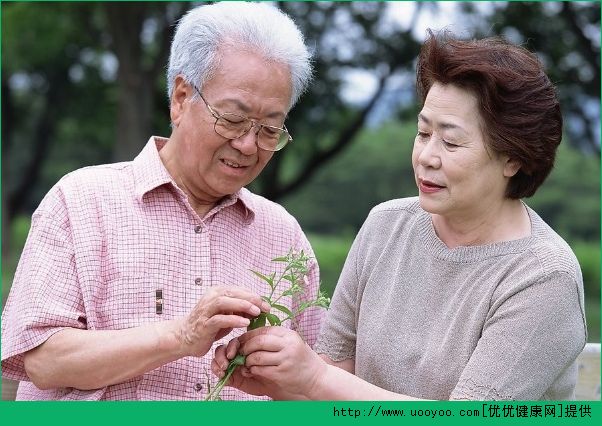 老人春天上火吃什么蔬菜好？老人春天上火了怎么辦？(1)