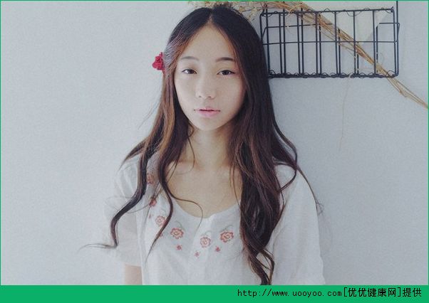 青春期的女生掉頭發(fā)是怎么回事？青春期的女生掉頭發(fā)怎么辦？(4)