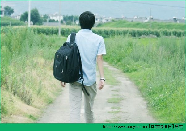 青春期男孩穿牛仔褲的危害有哪些？青春期男生穿牛仔褲有哪些影響？(3)