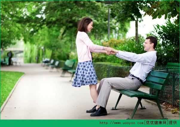初二男生喜歡女生的表現(xiàn)有哪些？男生喜歡女生會有哪些表現(xiàn)？(1)