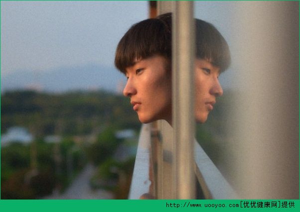 初二男生標(biāo)準(zhǔn)體重是多少？初二男生的正常體重為多少？(2)