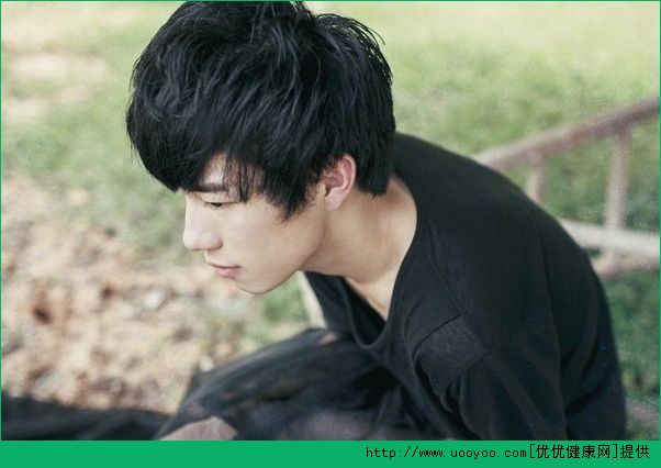 初二男生標(biāo)準(zhǔn)體重是多少？初二男生的正常體重為多少？(3)